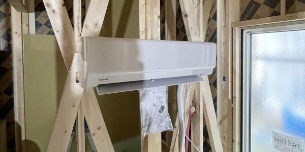 【田ノ上工務店の家づくり】エアコンをつけて快適に作業中！T様邸現場写真♪