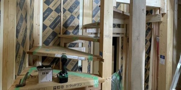 【田ノ上工務店の家づくり】ただいま階段を制作中！T様邸現場写真♪