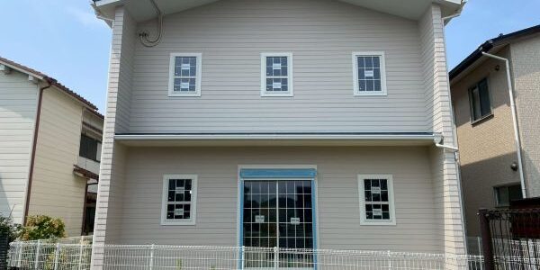 【カリフォルニアスタイルの家】外観ができてきました！