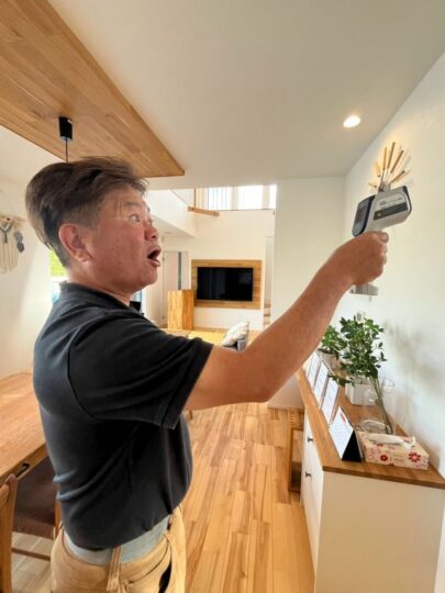 西面の窓の温度に驚く